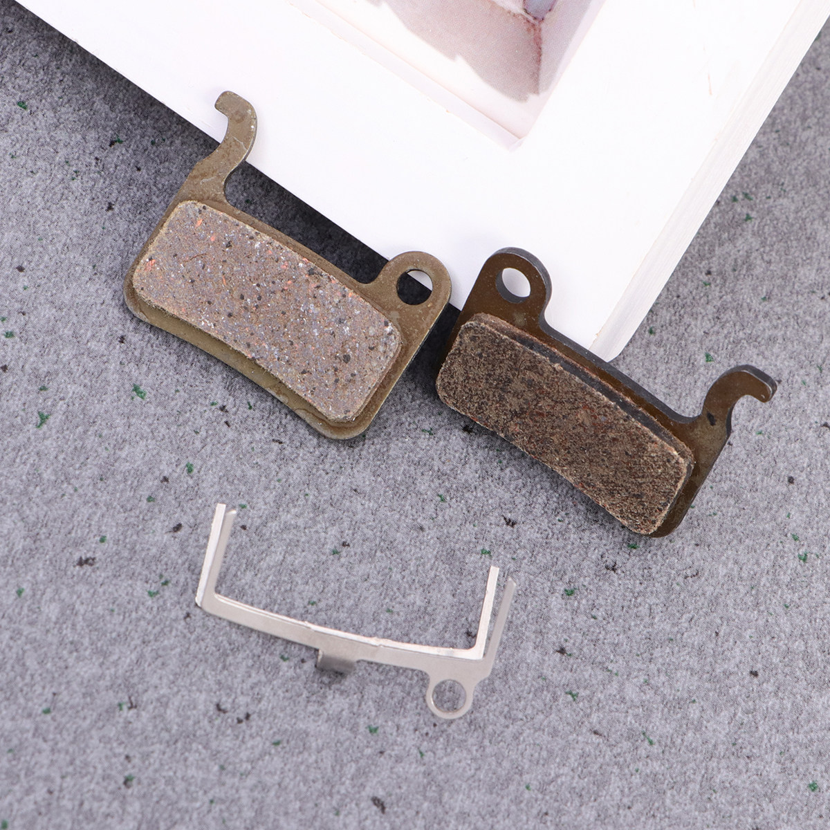 Brake Pads Bike - 2 комплекта полуметаллических тормозных колодок из